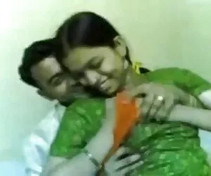 Juegos anales lésbicos, luego besos con chicos y tratamientos xxx video caseros faciales
