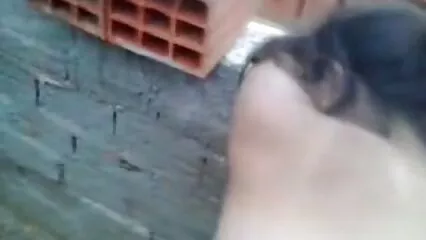 Morena de coño peludo sorprende a un hombre guapo en videos pornograficos caseros xxx diferentes poses