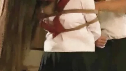 Bridget B golpeó a un hombre negro en el culo por xexo casero videos no traicionar a sus cómplices.
