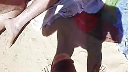 Angela mostró ver videos sexuales caseros sus grandes tetas y comenzó un beso en el culo