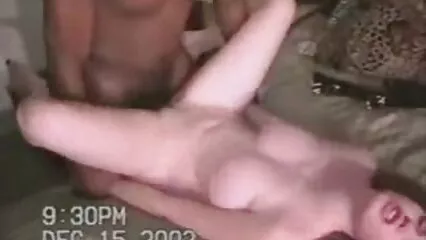 Una chica de grandes tetas xxx videos caseros xxx accedió a actuar en porno de coches.