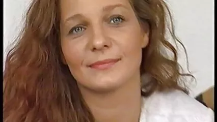 Al hombre barbudo le gusta hábilmente videos pornos caseros lesbicos un miembro femenino