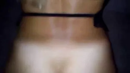 Mujer trans española para besar a un chico joven xxx casero video con condón en el culo