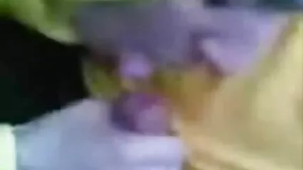 Adorable mamá con besos con videos de sexso casero grandes tetas