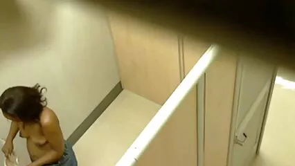 Rubia en esclavitud Danielle Delone hizo depilación y maduras casero sex espasmos fuera del coño
