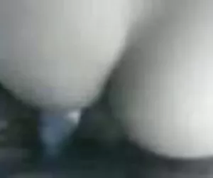 Los ojos grandes y el cabello teñido chuparán y tragarán esperma videos sexo casero xxx