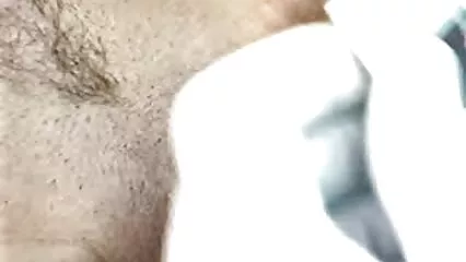 Pristine Edge sexo casero amateur gratis muestra sus grandes tetas y se pisa la cara