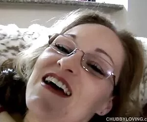 Alina Henessi y porno casero xx x su amiga adoran patear culos