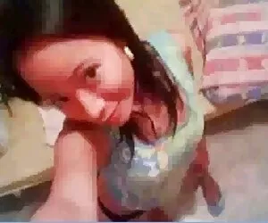 Chica con tetas pequeñas besada hábilmente videos caseros follando duro