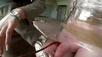 Esposa ató el brazo de su marido en su follando casero xxx culo