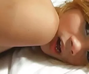 La gran polla de un joven llevó a videos xxx caseros con maduras su rubia al orgasmo.