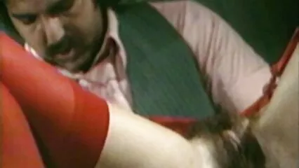 Dos videos xxx caseros amateur hombres besaron a una zorra en calcetines y le dieron en la cara