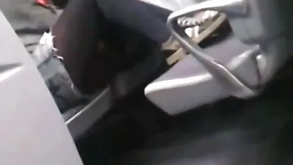 Un hombre maduro va a chupar el clítoris de videos de xexo casero una chica joven y follarle el coño.