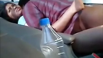 Los muslos de una videos porno casero real mujer tiemblan cuando besa a una mujer negra