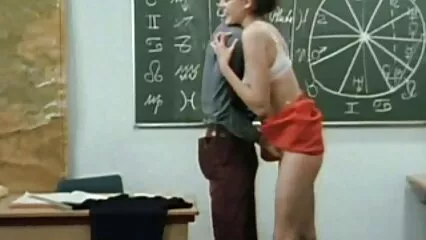 Colegio porno cerrado con un montón de putas videos xxx caseros ver gratis
