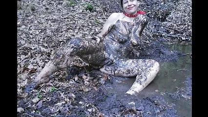 Dos mujeres se acarician ver videos xxx gratis caseros y luego organizan sexo grupal