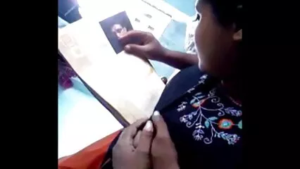 Masajista Baba hace un amater casero masaje de tetas y cabalga sobre un miembro del cliente