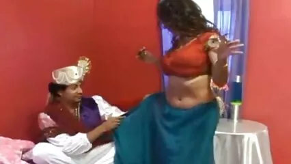 Hermosa rubia tiburón Azul en taller besos en todos los xxx video caseros agujeros