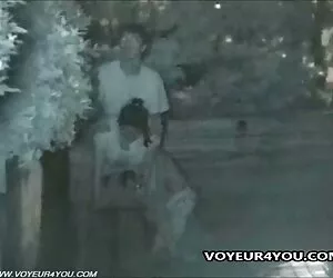 Dos bellezas le chupan la polla a un videos pornos caseros gratis trios chico, y él disfruta de una mamada grupal